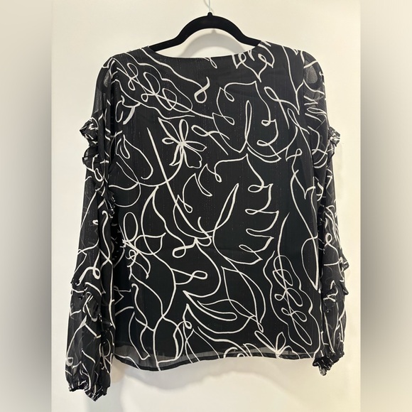 SUGARLIPS detailed blouse - Picture 4 of 5